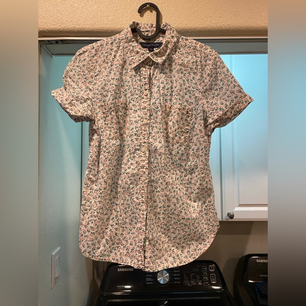 3/$10 Tommy Hilfiger Short Sleeve Top